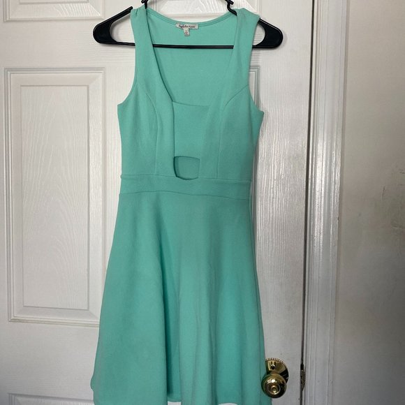 Seafoam Green Dress - Picture 2 of 8